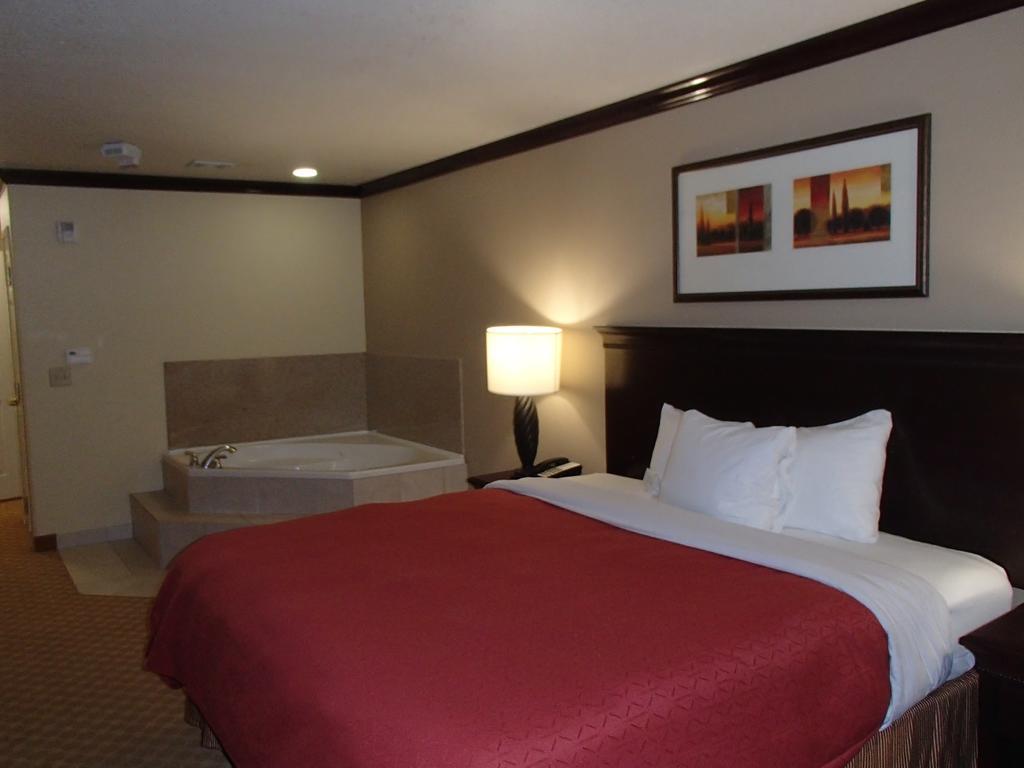 Hotel Country & By Radisson, Beach, Tx