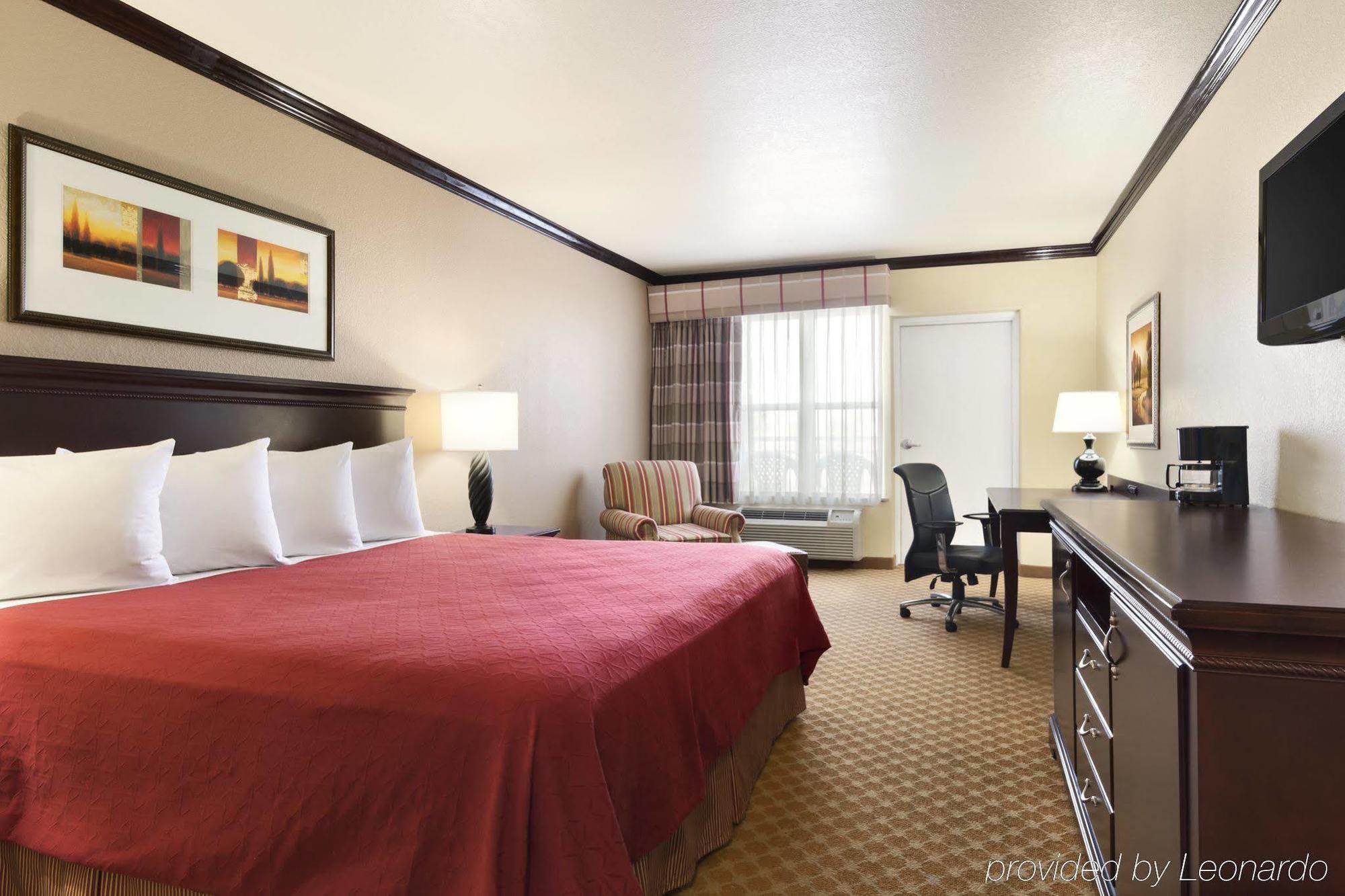 Country & By Radisson, Beach, Tx Hotel 3*